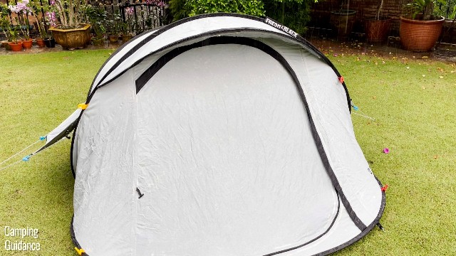 The white rainfly of the Quechua 2 Seconds Fresh and Black Tent provides full coverage protection from the rain.